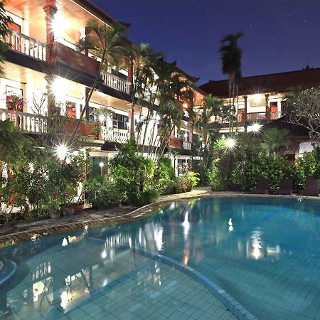 Kuta Dormitory At Simpang Inn エクステリア 写真