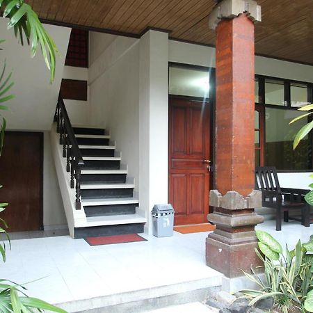 Kuta Dormitory At Simpang Inn エクステリア 写真
