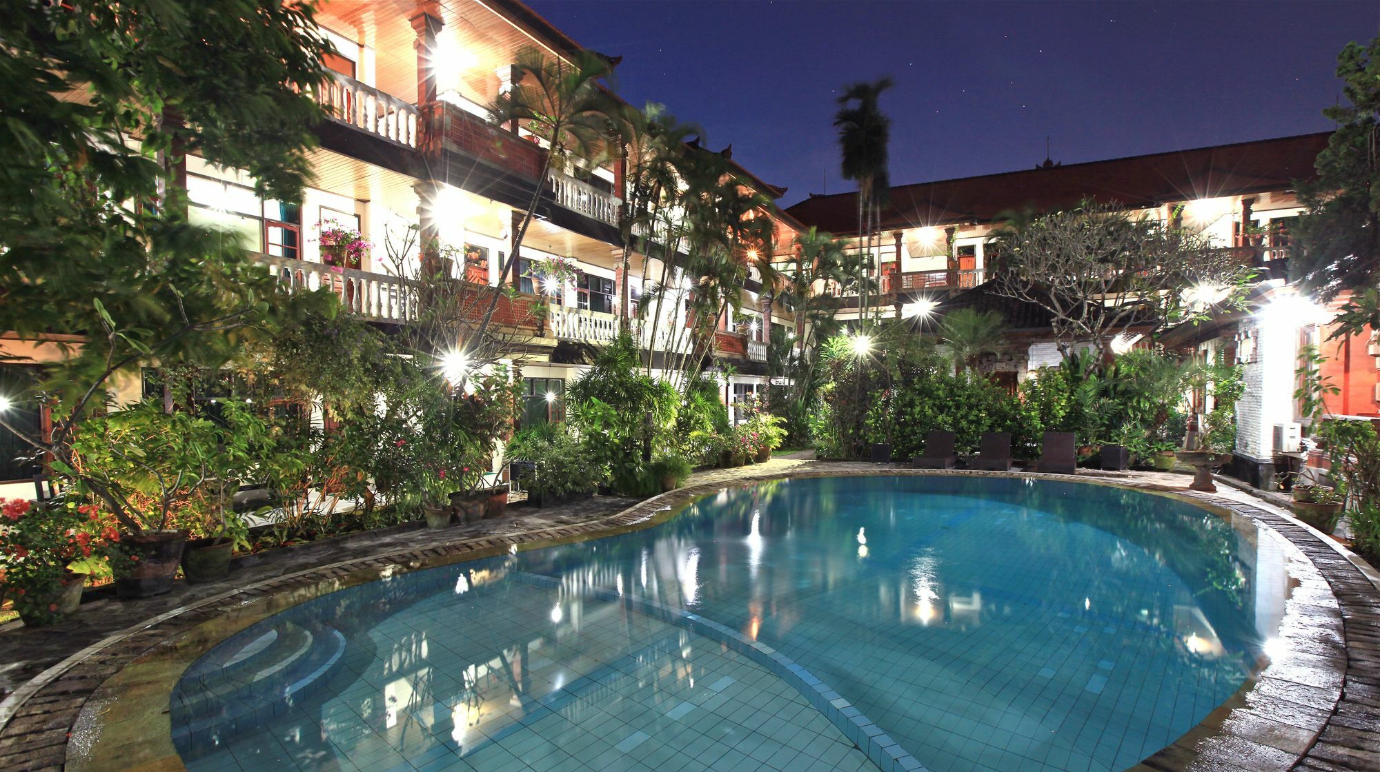 Kuta Dormitory At Simpang Inn エクステリア 写真